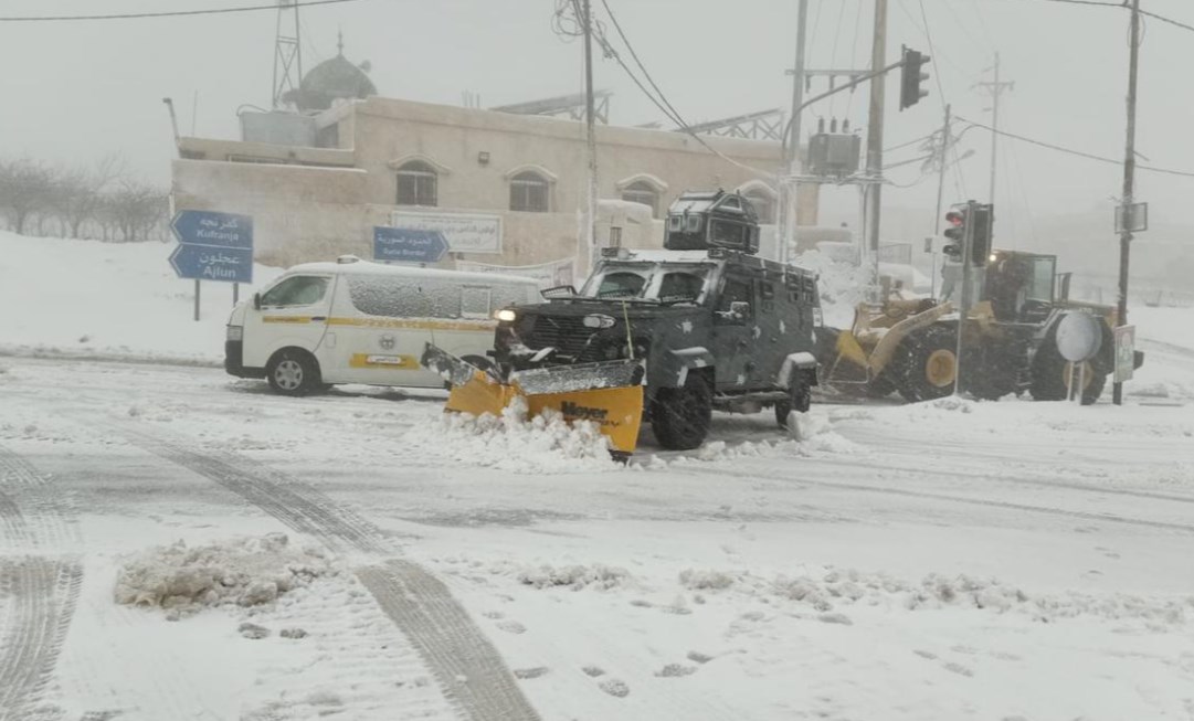 إجلاء مجموعة من العاملين في احد