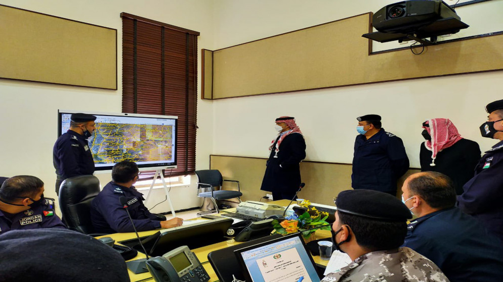 الخصاونة يشيد بجهود مؤسسات الدولة في