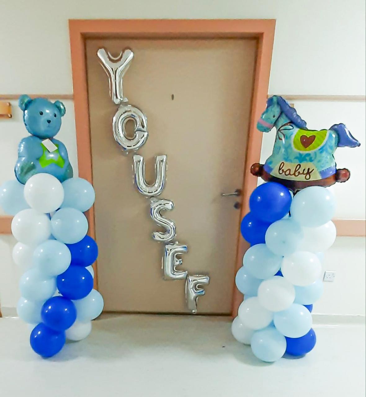 المهندس نمر ابو قاعود وزوجته يرزقان