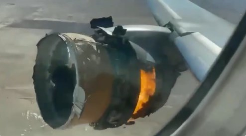 بوينغ توصي بتعليق تحليق طائرات 777