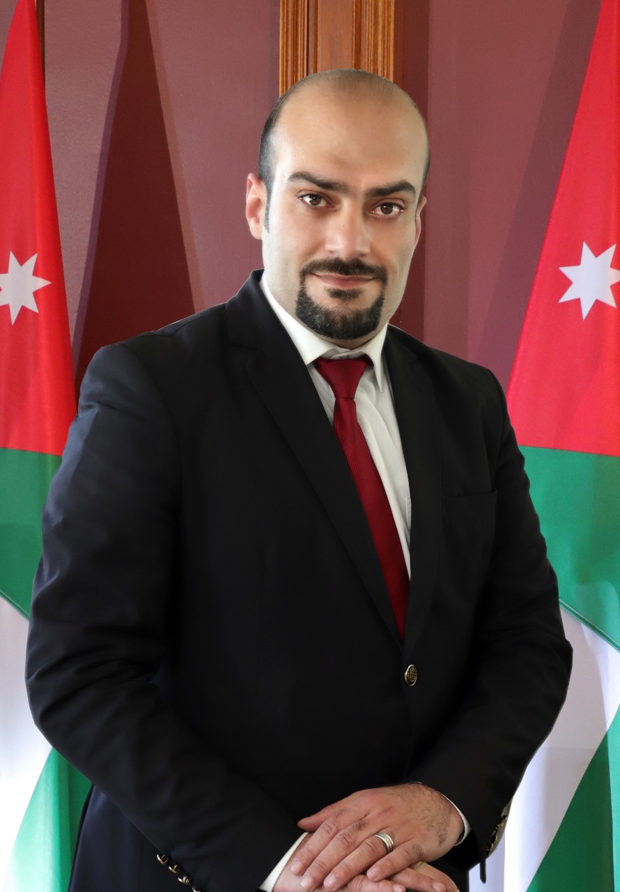 الزميل الصحفي مازن النعيمي يرزق بجوليا