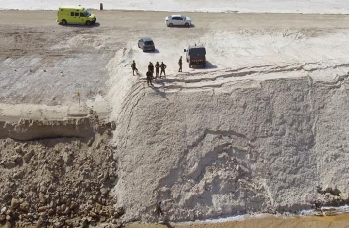 الاحتلال يبني جدارا ملحيا على الحدود