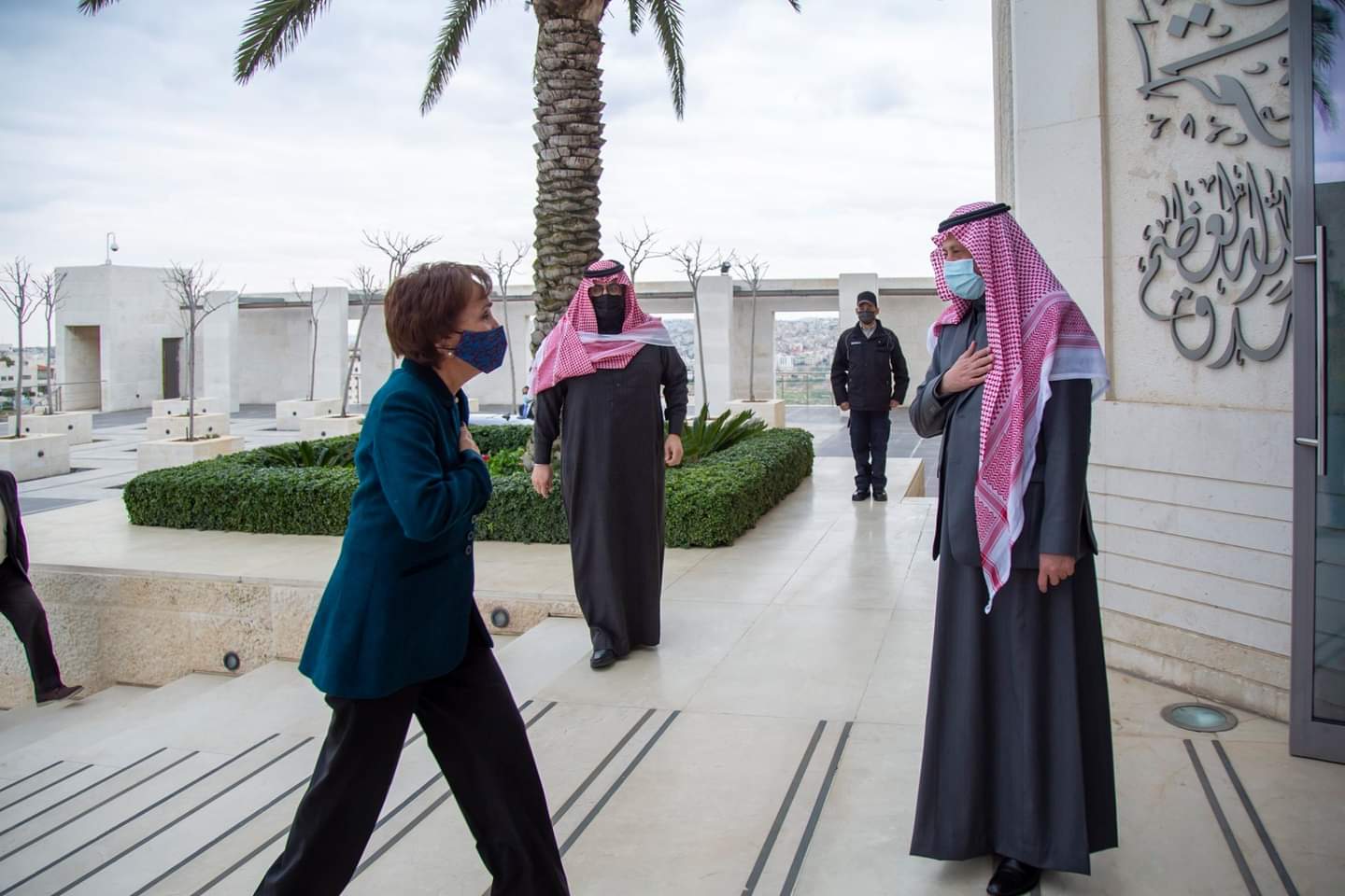 الأميرة بسمة في السفارة السعودية بعمان..