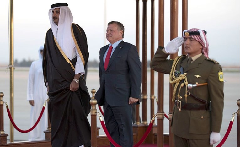 الصحف القطرية: الشيخ تميم يولي اهتماما