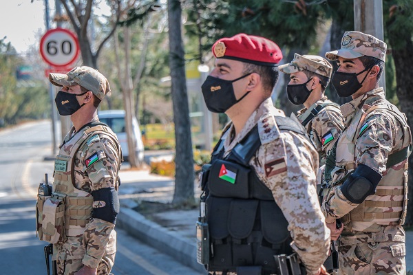 القوات المسلحة تنتشر على مداخل ومخارج