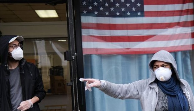 كورونا المتحور يهدد الولايات المتحدة بموجة