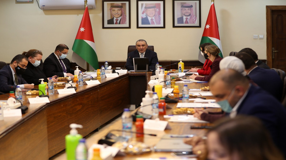 وزير التخطيط يؤكد على الالتزام باستمرار