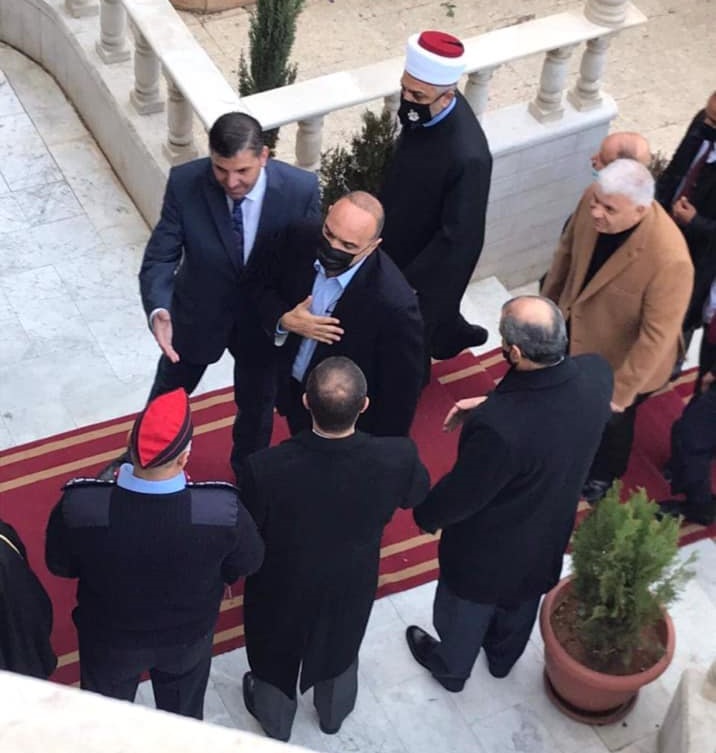 هل يقدم رئيس الوزراء بشر الخصاونة