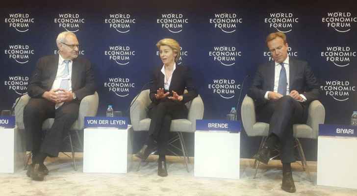 وزيرة الدفاع الألمانية: لا قرار رسمي