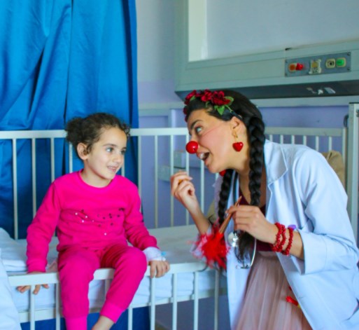 ألأنوف الحمراء في الأردن ترسم الضحكات