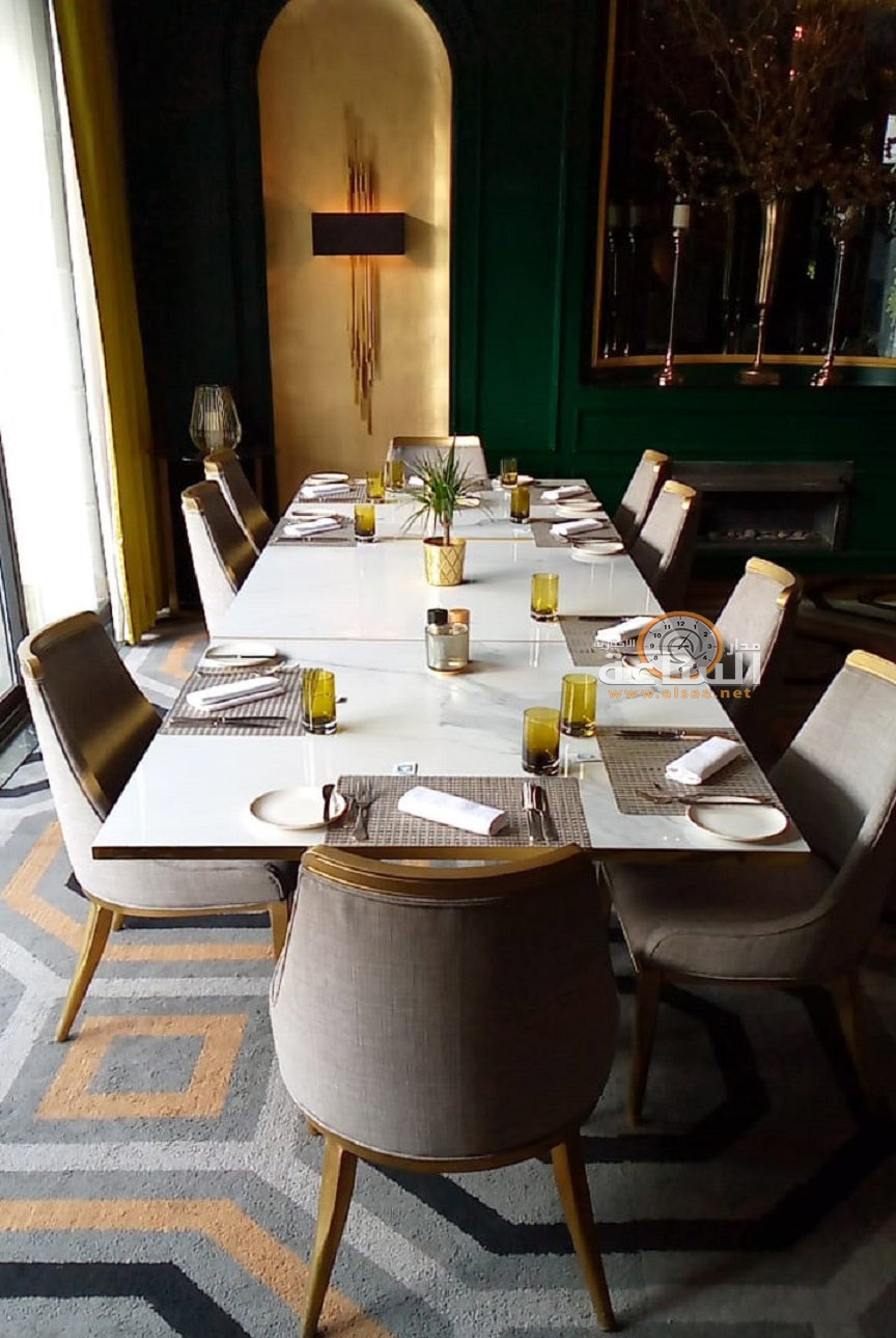 هذه هي الطاولة التي شهدت عشاء