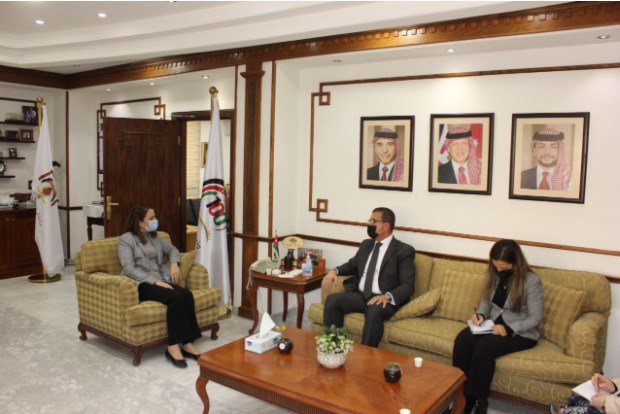 وزيرة الصناعة والتجارة تبحث مع السفير