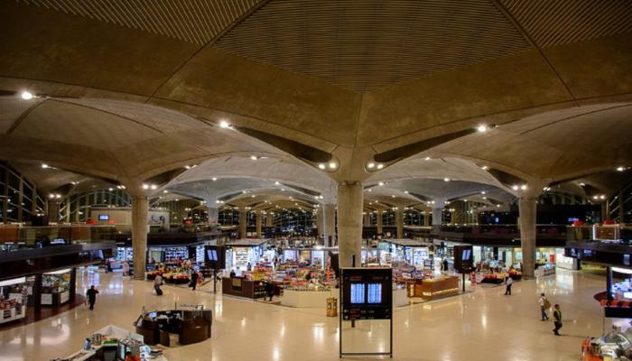 مصدر: لا نية لإغلاق المطارات