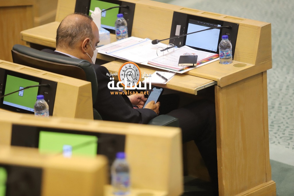 وزراء حكومة الخصاونة يقدمون استقالاتهم تمهيدا