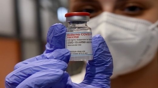 الملقحون ضد كورونا يمكنهم الاختلاط مع