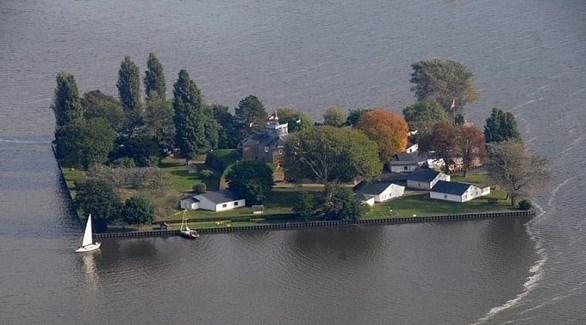 جزيرة ساحرة توفر ملاذا آمنا خلال