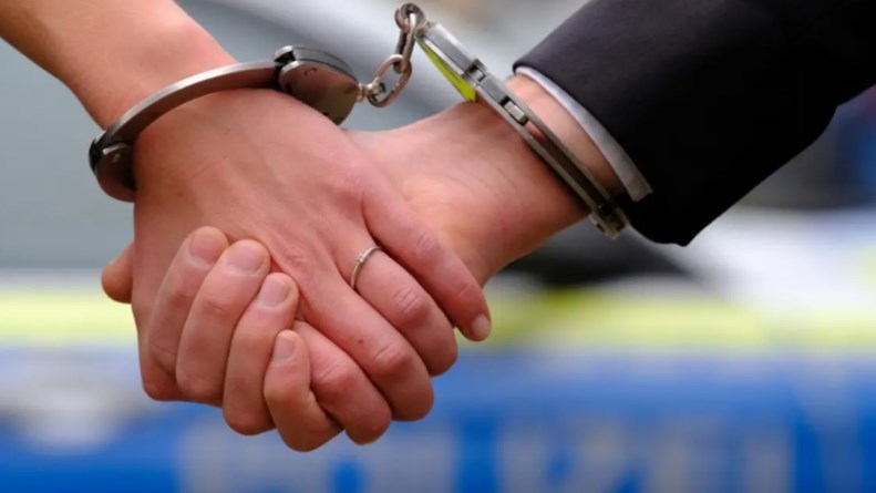 الحبس 6 شهور وغرامة مالية لعريس