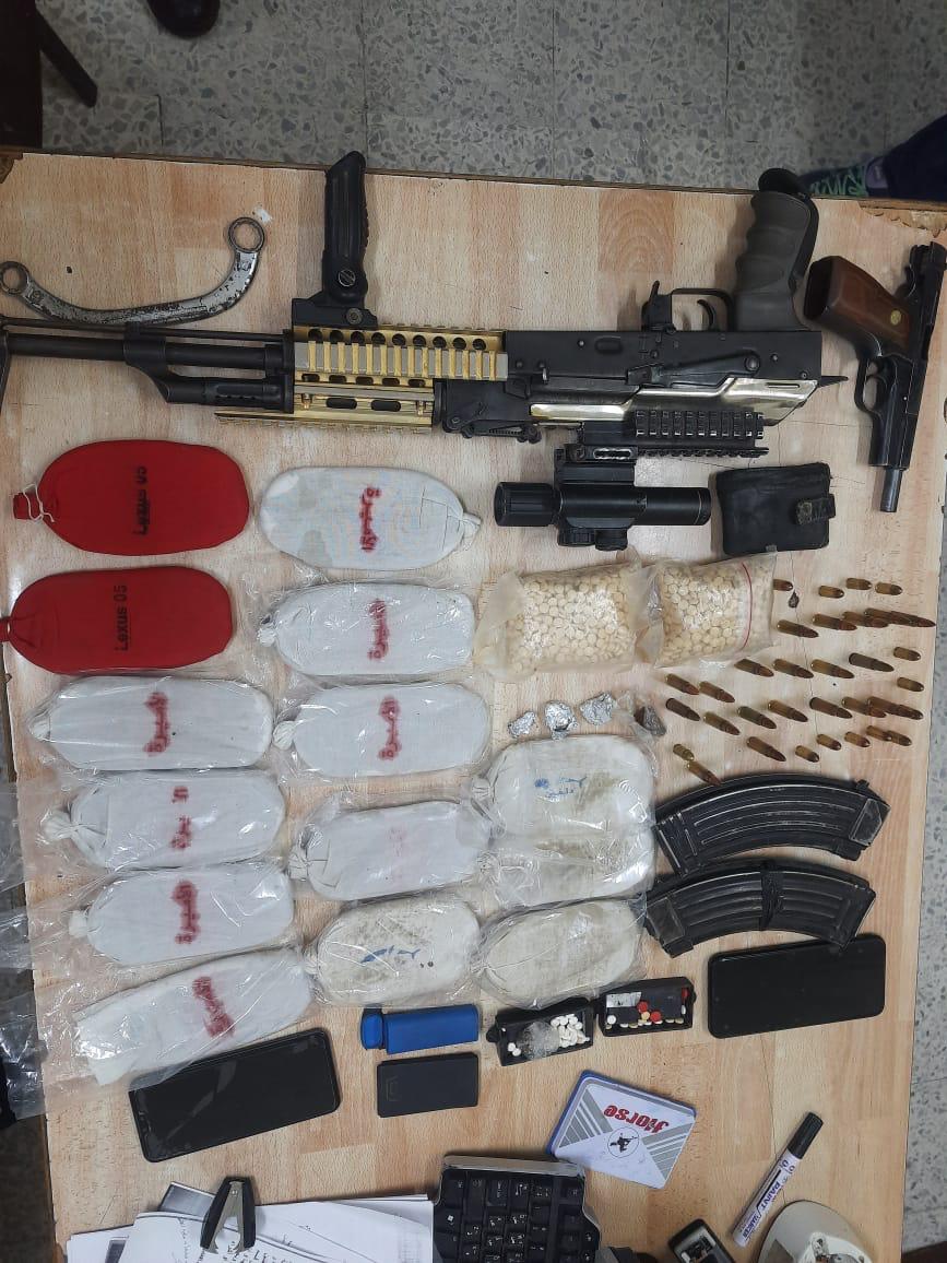 القبض على 4 أشخاص بمداهمات لمروجي