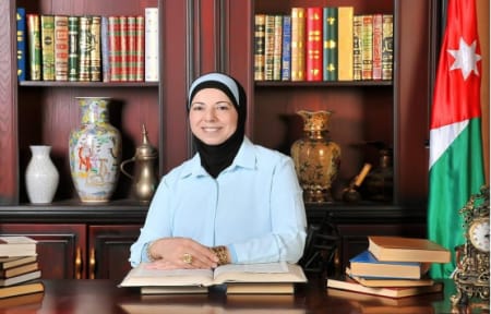 باحثة في البلقاء التطبيقية تحصل على