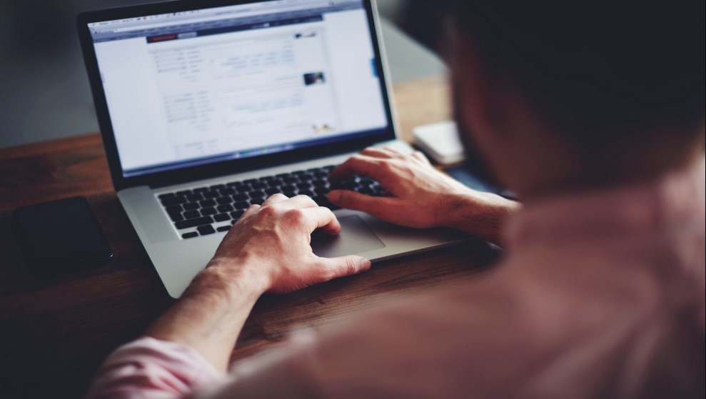 وزير العمل المكلف يدعو القطاع الخاص