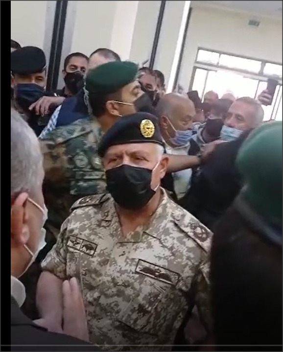 الملك غاضبا في مستشفى السلط: مش