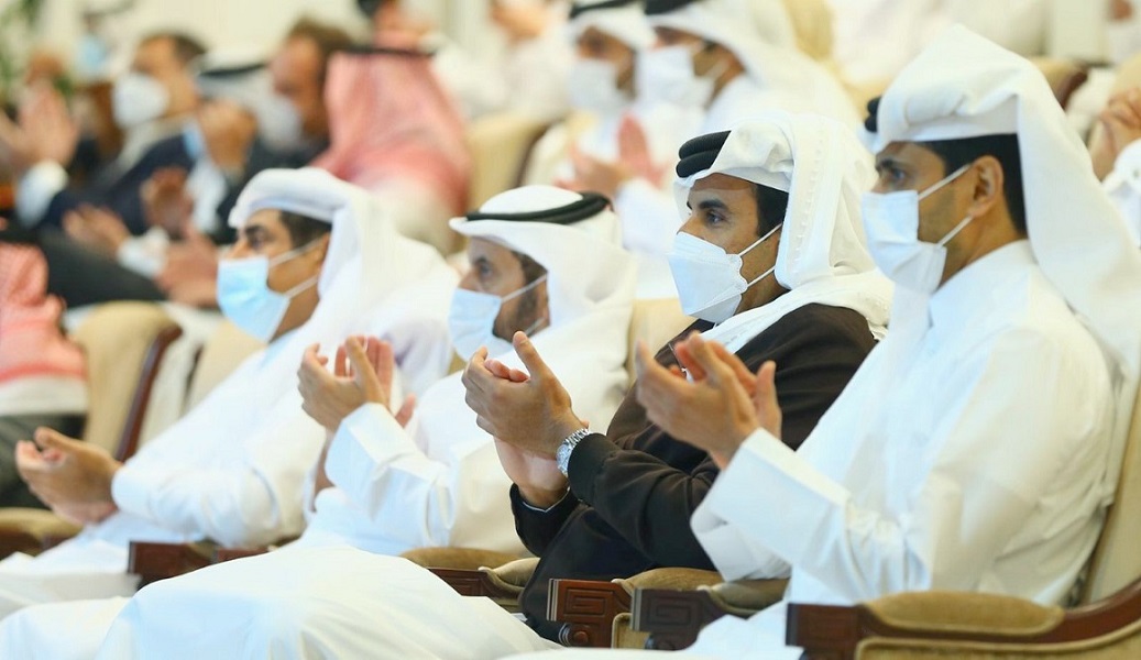 بحضور امير قطر.. الشيخ عبدالله بن
