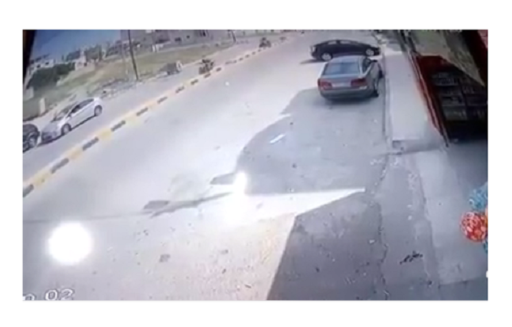 مراهق يسرق مركبة والده.. ويتسبب بحادث