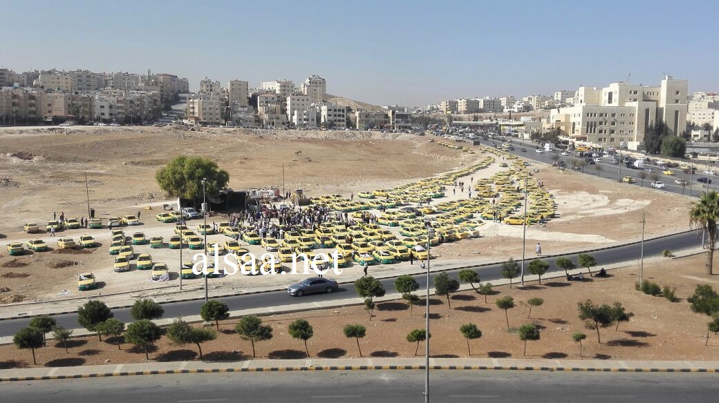 التكاسي تعتصم في عمان