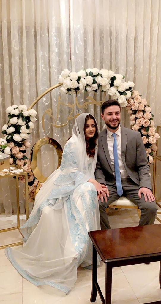 صالح الزيتاوي وعقيلته منى يباركان خطوبة