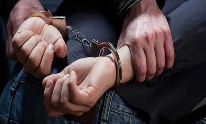 الامن: «مخمور» يصدم دورية ويصيب أحد