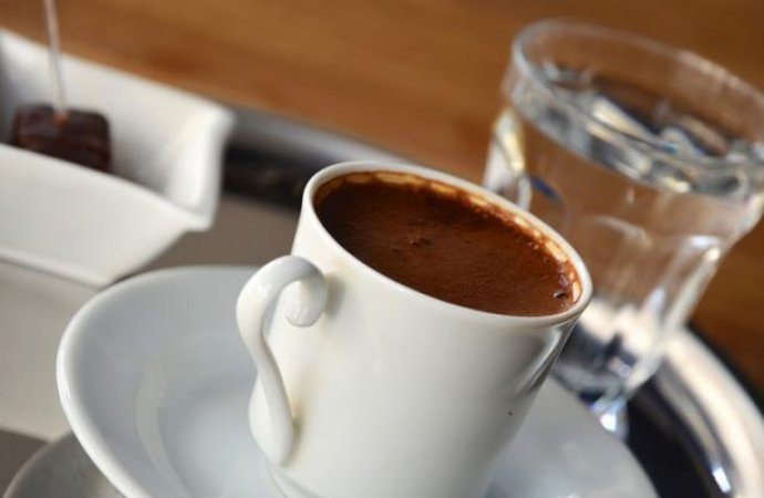 لهذا السبب اشرب الماء قبل القهوة