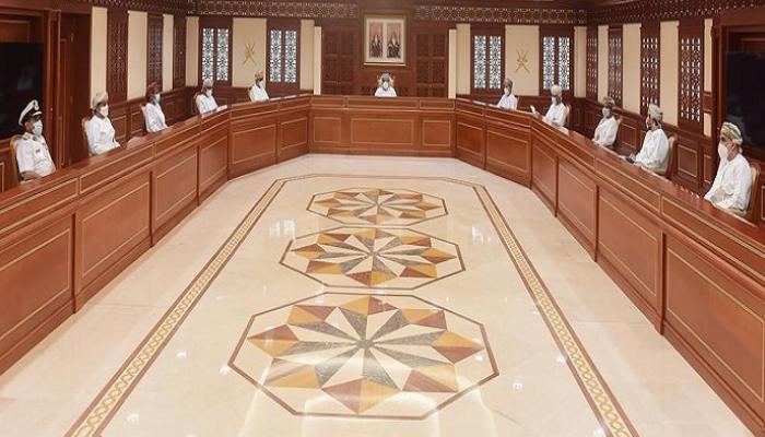 باستثناء الشحن.. سلطنة عمان تعلق جميع