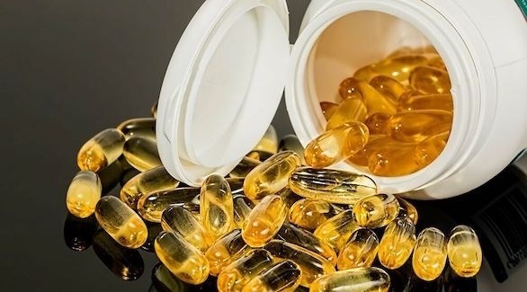 دراسة: زيت السمك والكالسيوم يقيان من