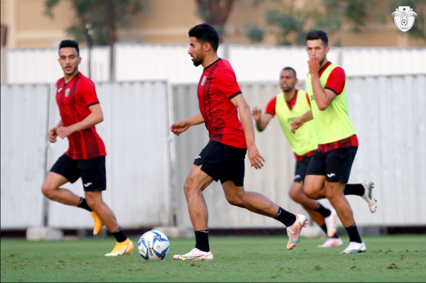 بمعسكر دبي.. إصابة لاعب النشامى علي