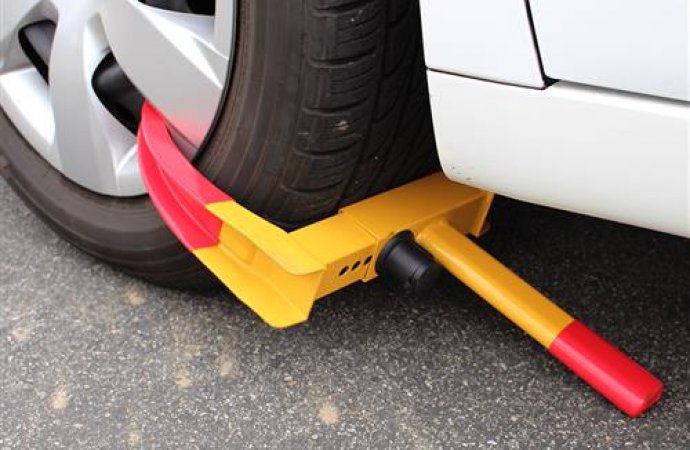 اقفال عشرات المركبات في اربد ضمن