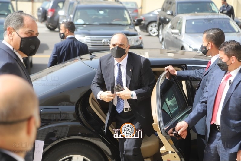 الخصاونة: نسعى وبكل السبل لتجنّب الحظر