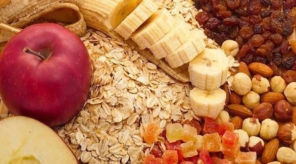 إضافة المكسرات أو الزبادي للفاكهة يمنح