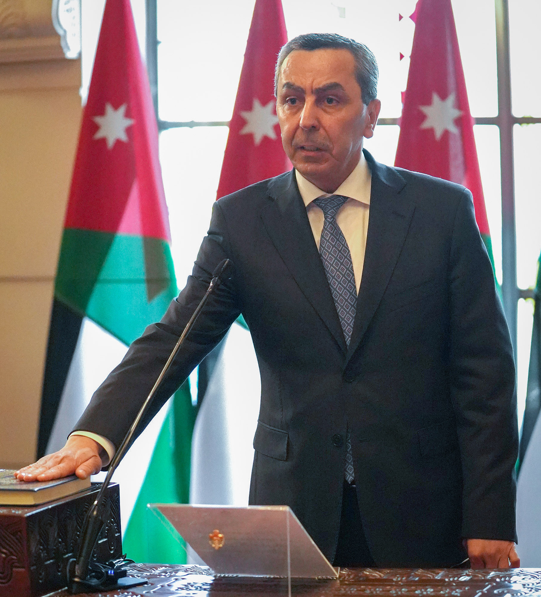 وزير التربية يكلف العاملات من أمهات