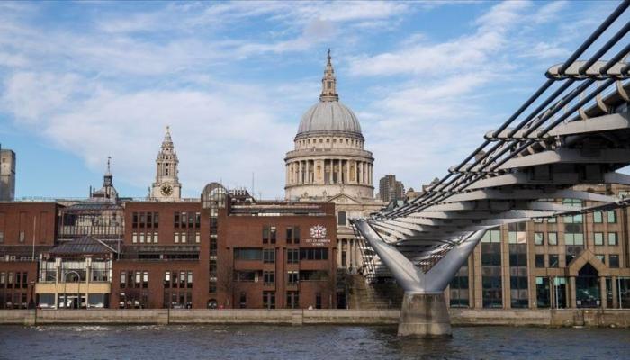 غرامة على السفر في بريطانيا.. أحكام