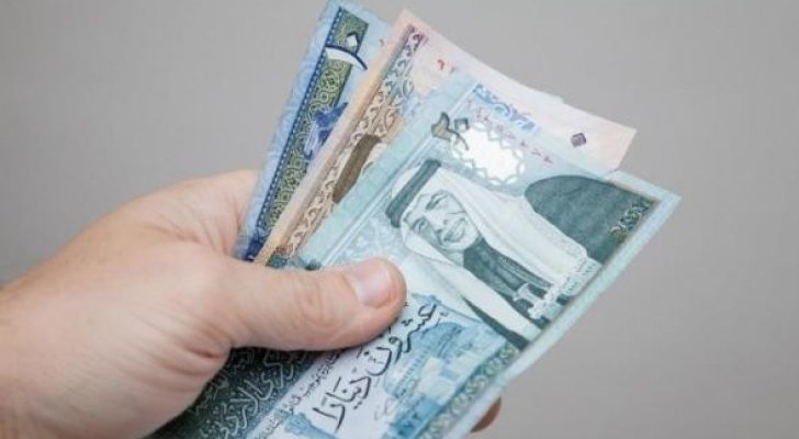 عروض وتخفيضات على أسعار 700 سلعة