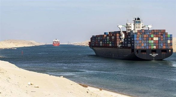 اختناق حركة السفن والحاويات في قناة