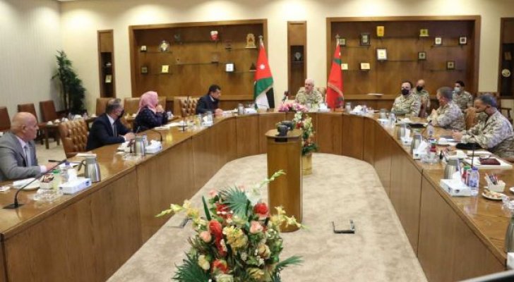 رئيس هيئة الأركان المشتركة يلتقي نواب