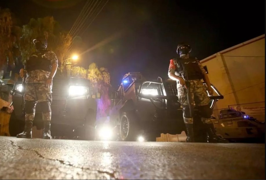 بعد سماعهم أصوات انفجارات لمدة 10