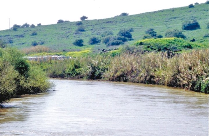 نهر الأردن يحتضر.. الاحتلال يمتص حقوق