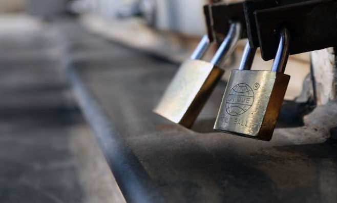 اغلاق 8 منشآت غير ملتزمة بالاشتراطات