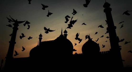 افتحوا أبواب المساجد لمصلي الفجر ..