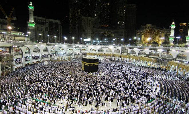 أمير مكة يوجه بإخلاء صحن المطاف