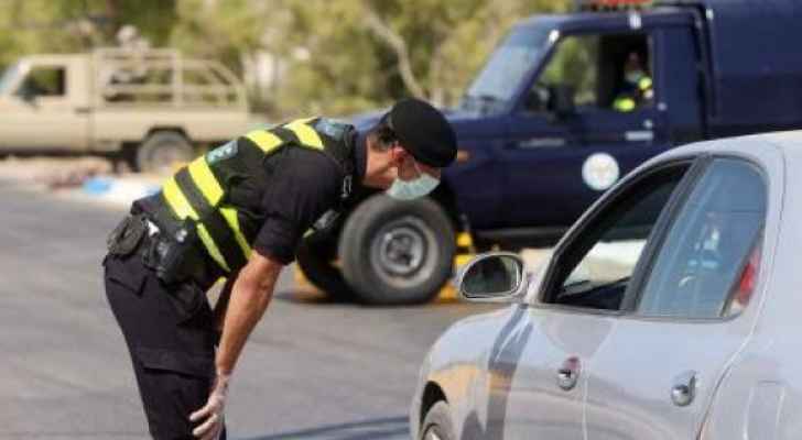 الزرقاء: ضبط شخصين خالفا تعليمات الحجر