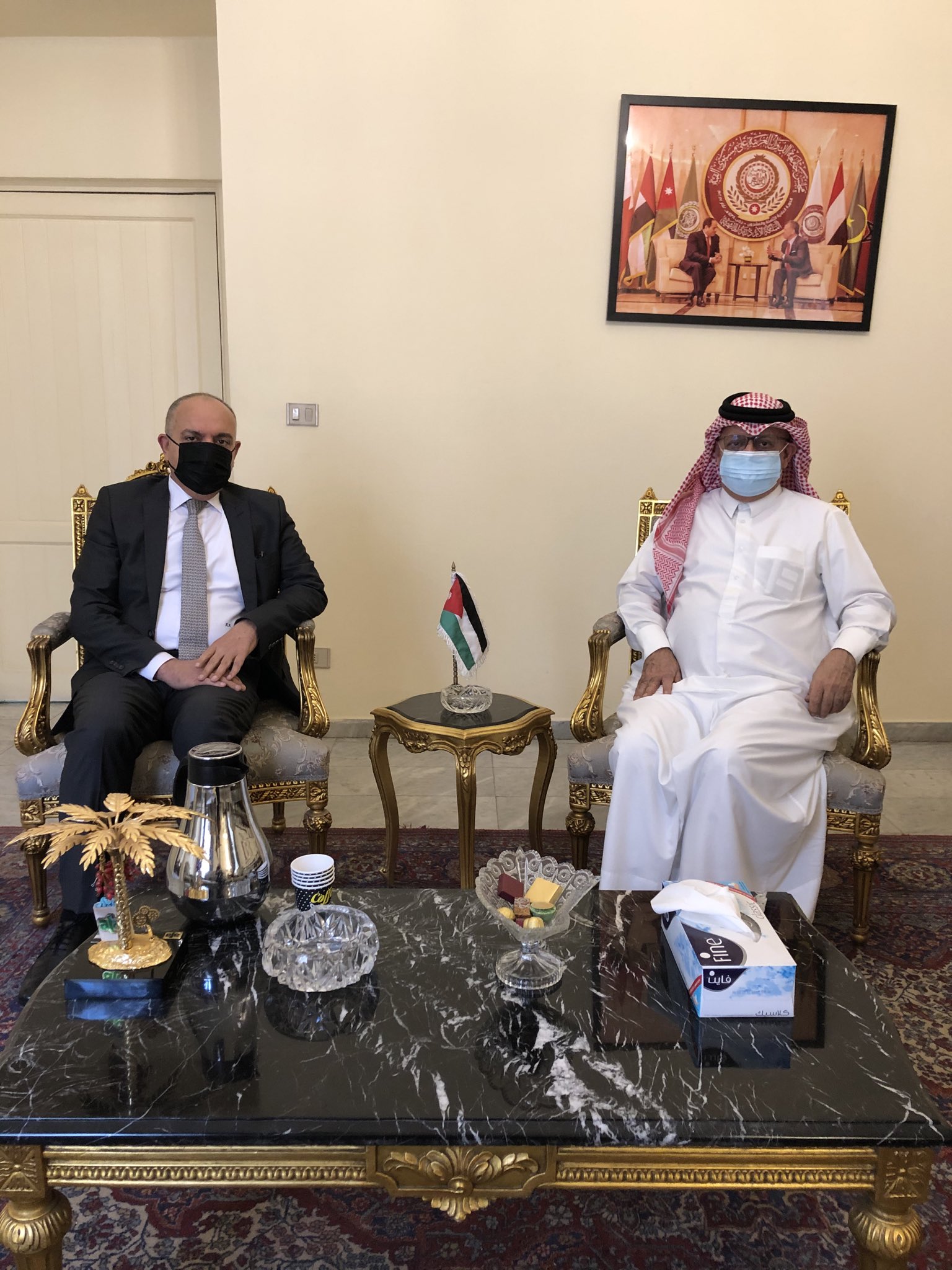 العضايلة يلتقي مندوب دولة قطر لدى