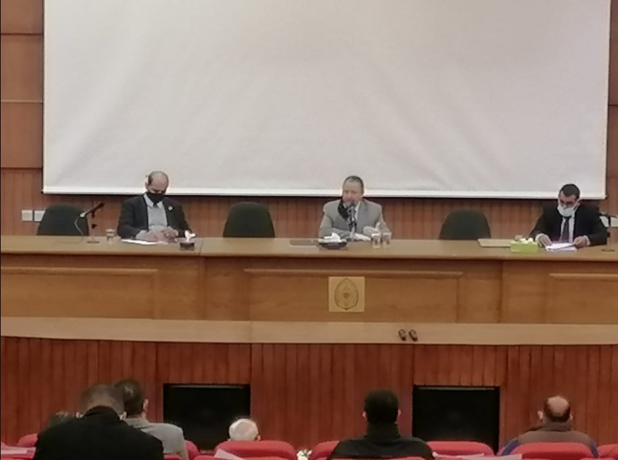 رئيس الطفيلة التقنية يلتقي اللجنة العليا